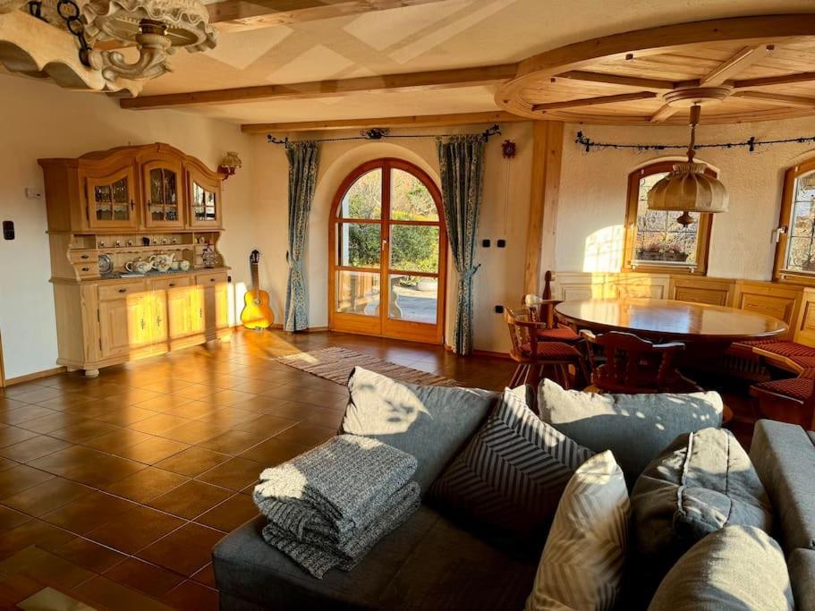 Romantisches Alpenchalet - Mit Sauna Und Kamin - Ruhig Und Zentral Bad Tölz Dış mekan fotoğraf